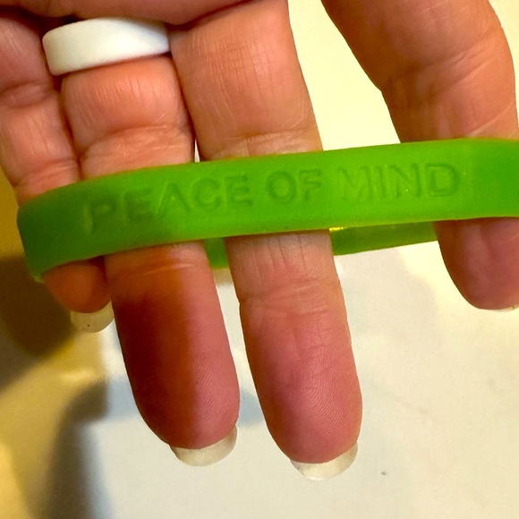 RARE TENNIS MASTERS CUP PEACE OF MIND GREEN SILICONE BRACELET RUBBER JEWELRY - Picture 10 of 13